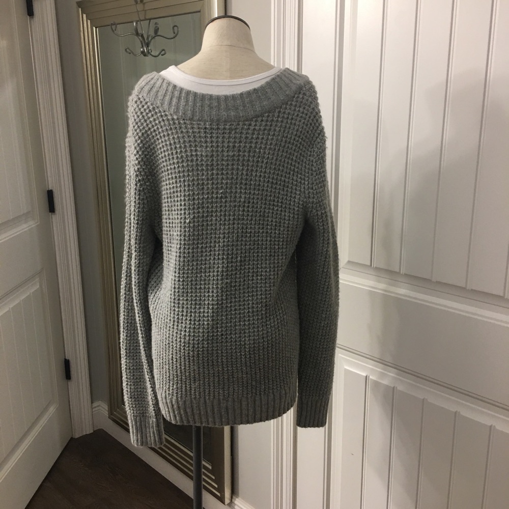 OLD NAVY GREY SWEATER - Picture 3 of 4